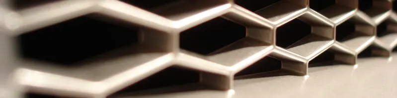 Close-up van de grille van een Land Rover